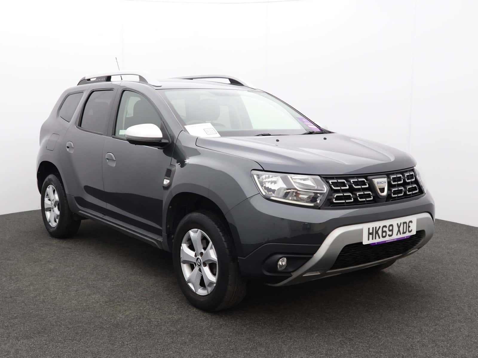 Dacia Duster listing photo
