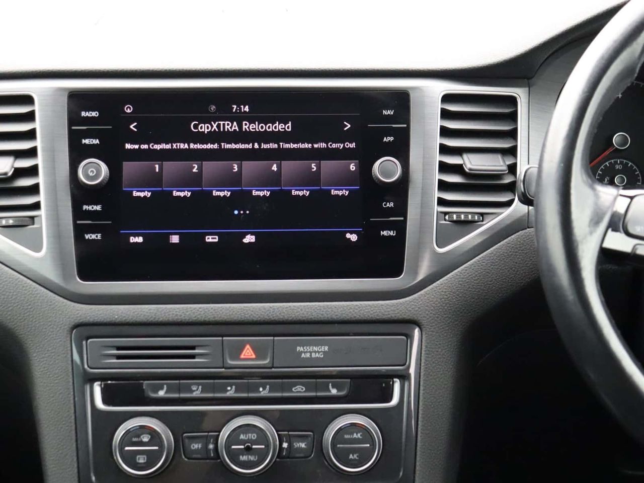 Volkswagen Golf SV 