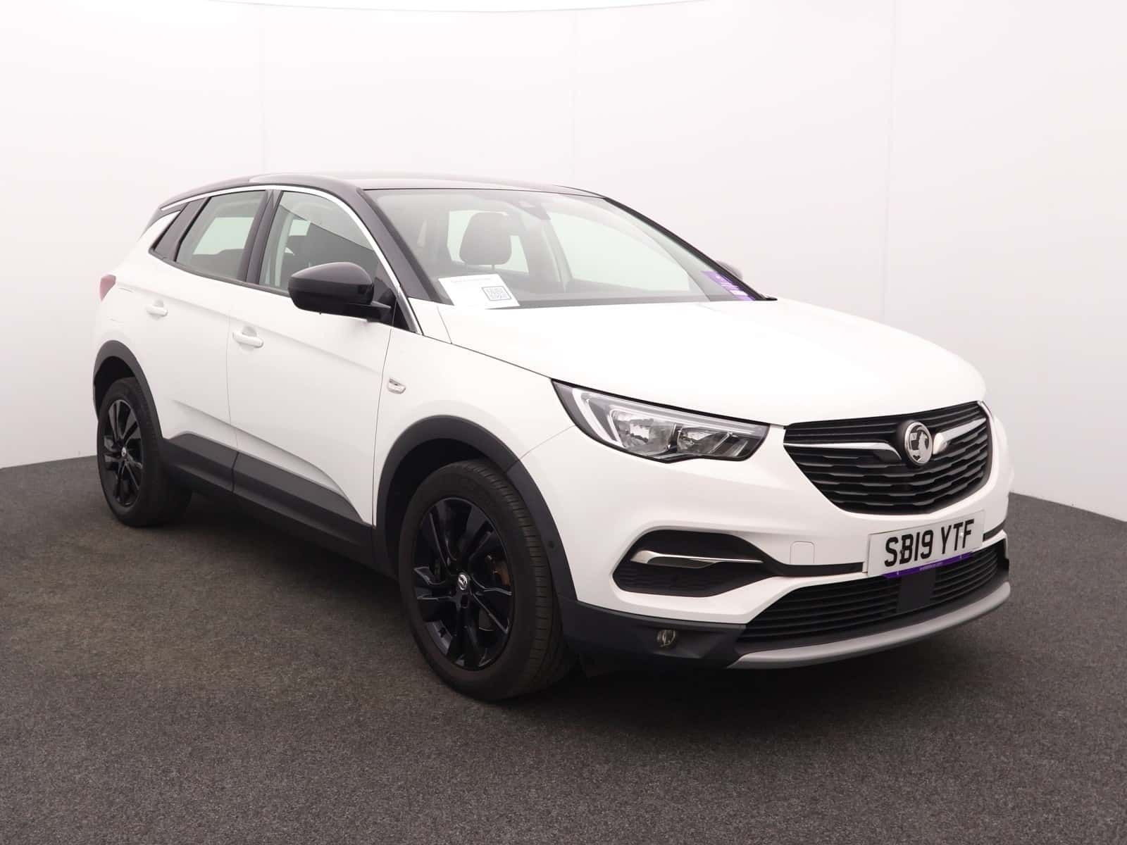 Vauxhall Grandland X listing photo