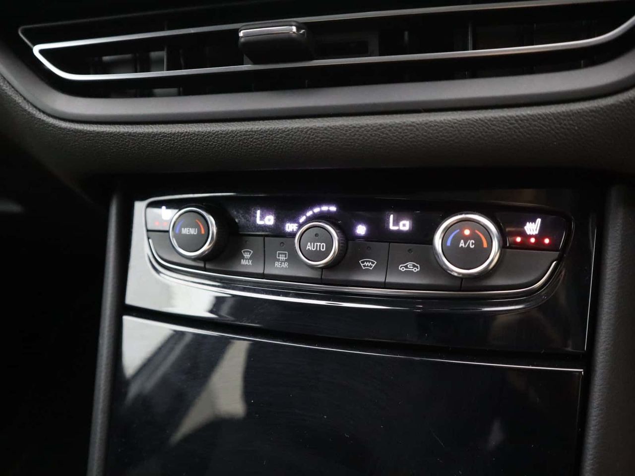 Vauxhall Grandland 