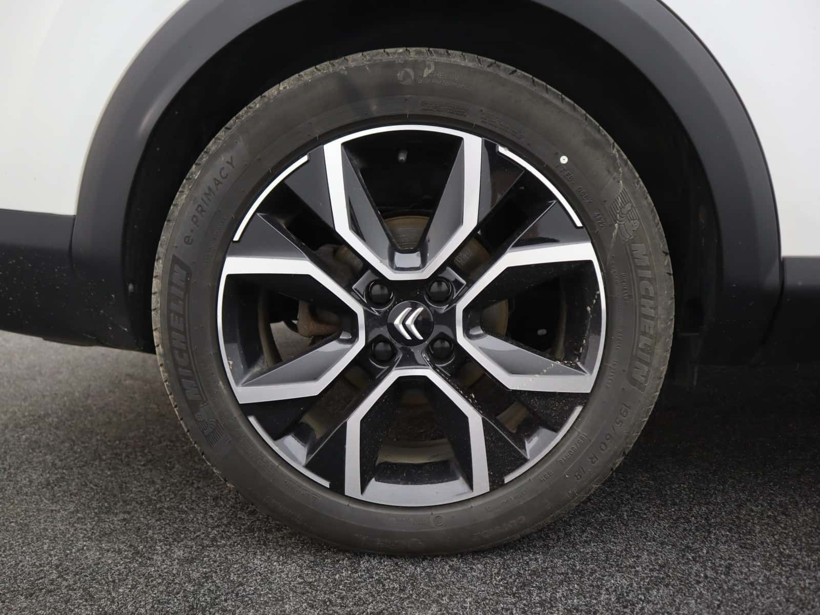 Citroen e-C4 X