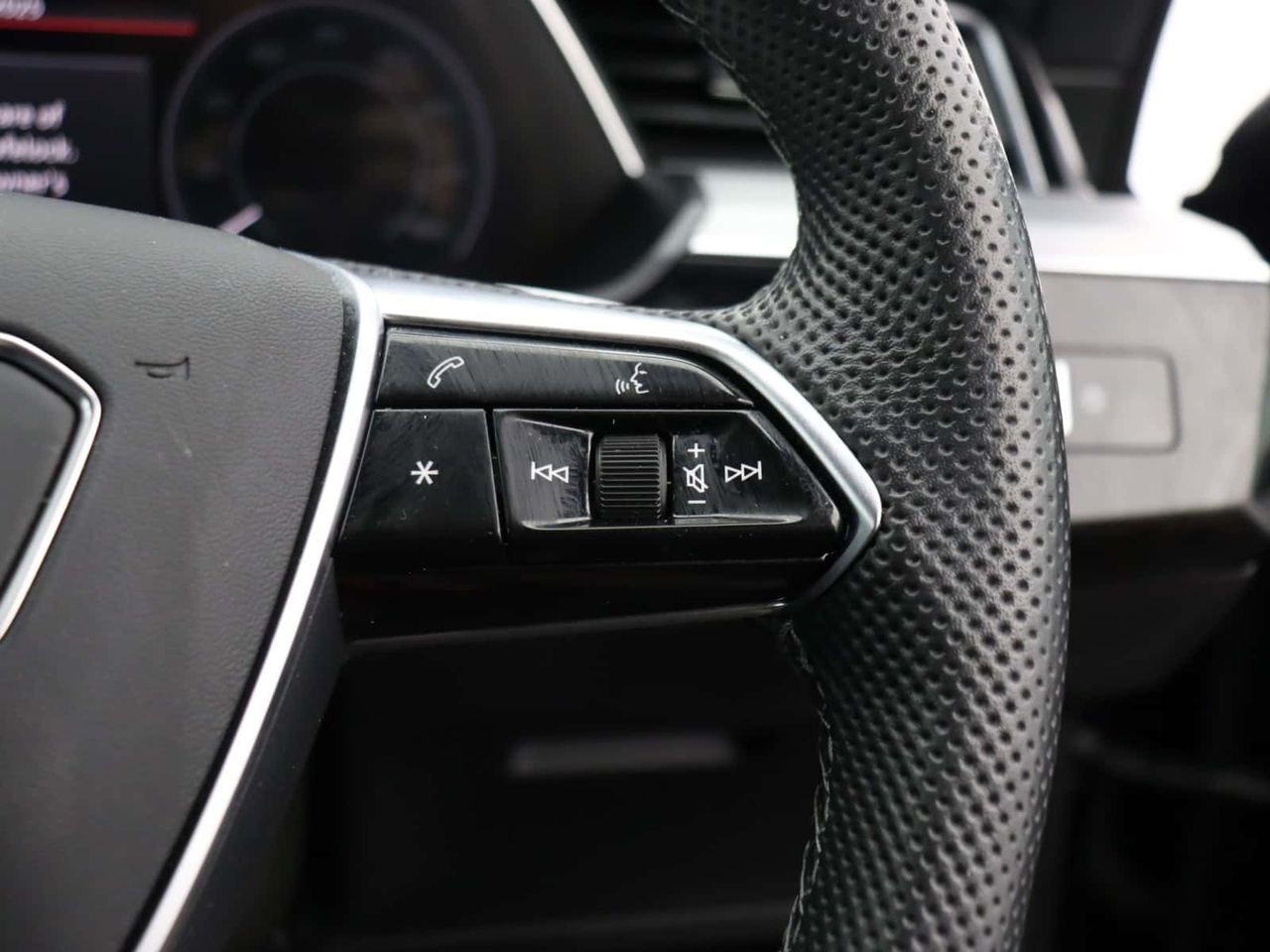 Audi e-tron 