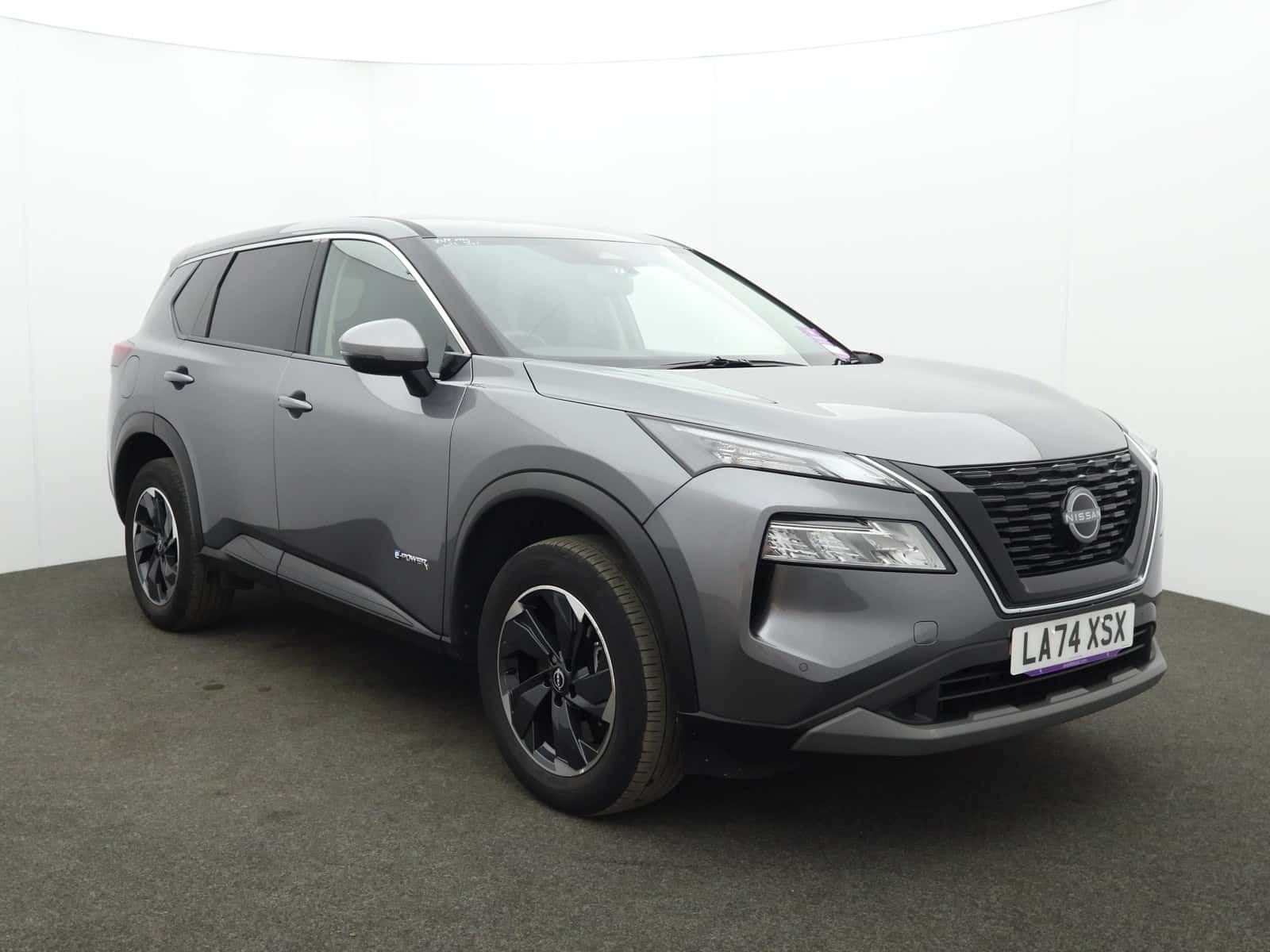 Nissan X-Trail listing photo