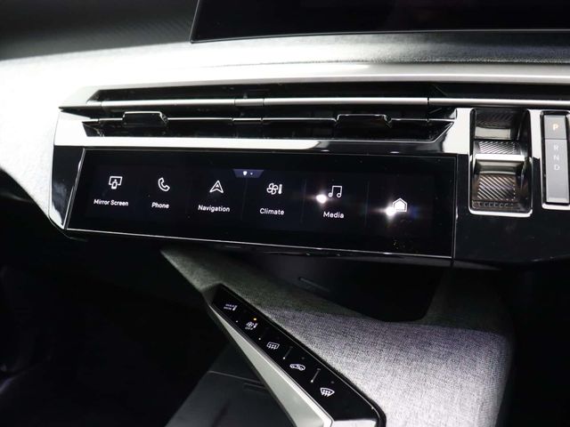 Peugeot E-3008