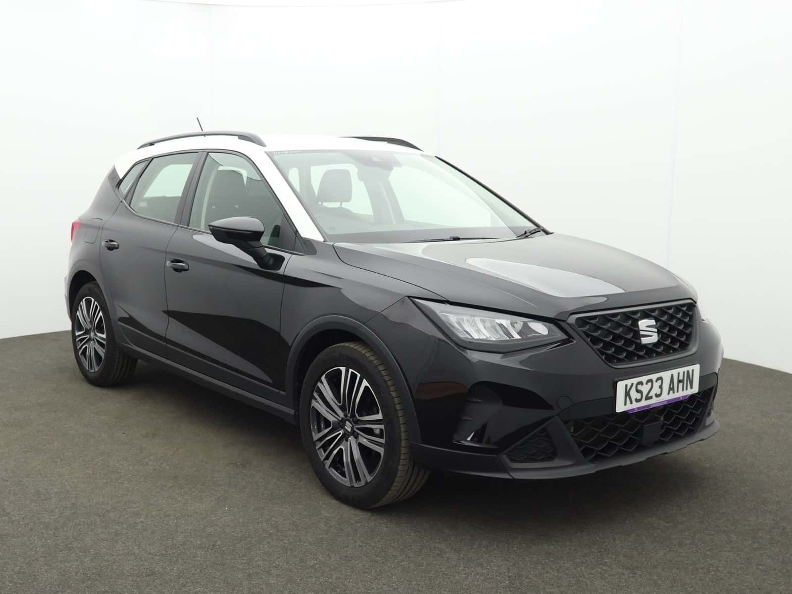 SEAT Arona listing photo