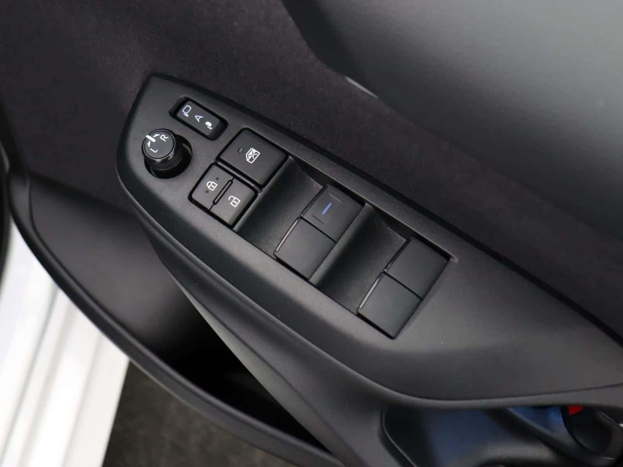 Mazda Mazda2 HYBRID 