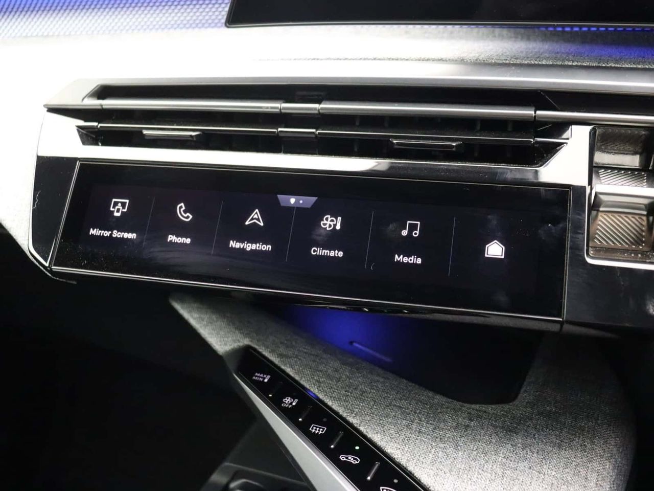Peugeot E-3008