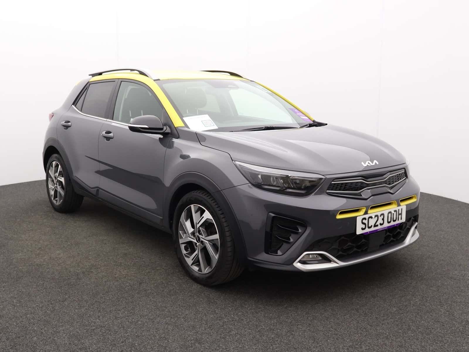 Kia Stonic listing photo