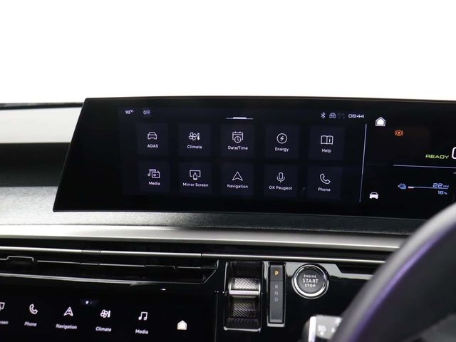 Peugeot E-3008