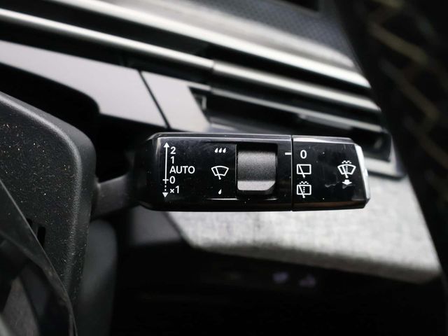 Peugeot E-5008
