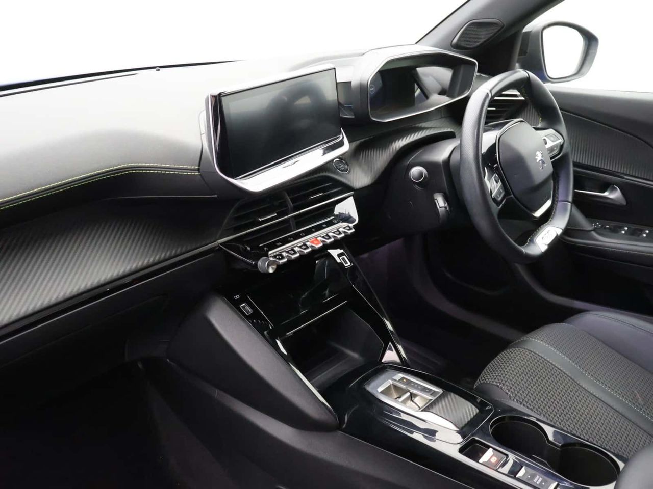 Peugeot E-2008