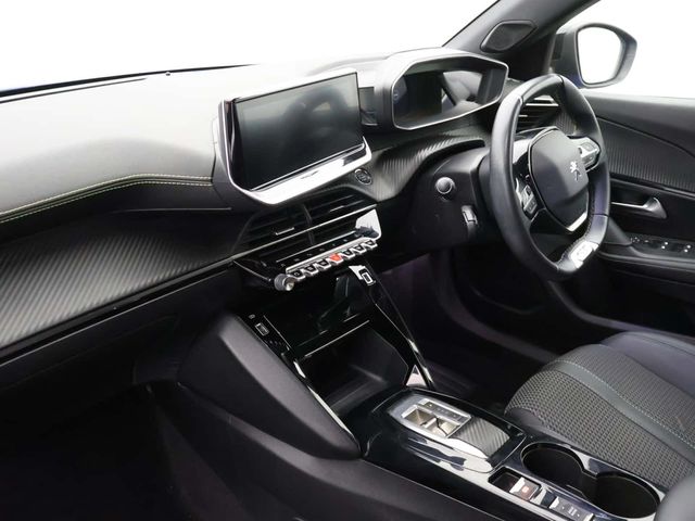 Peugeot E-2008