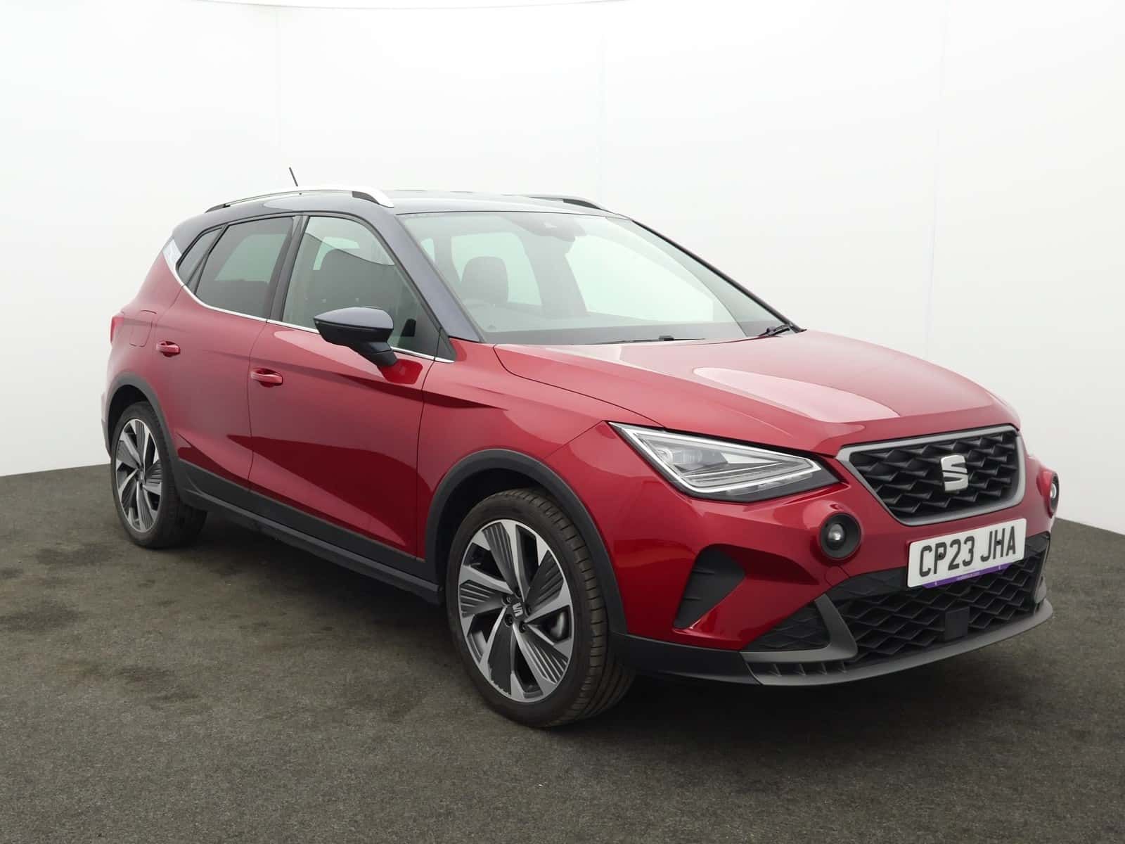 SEAT Arona listing photo