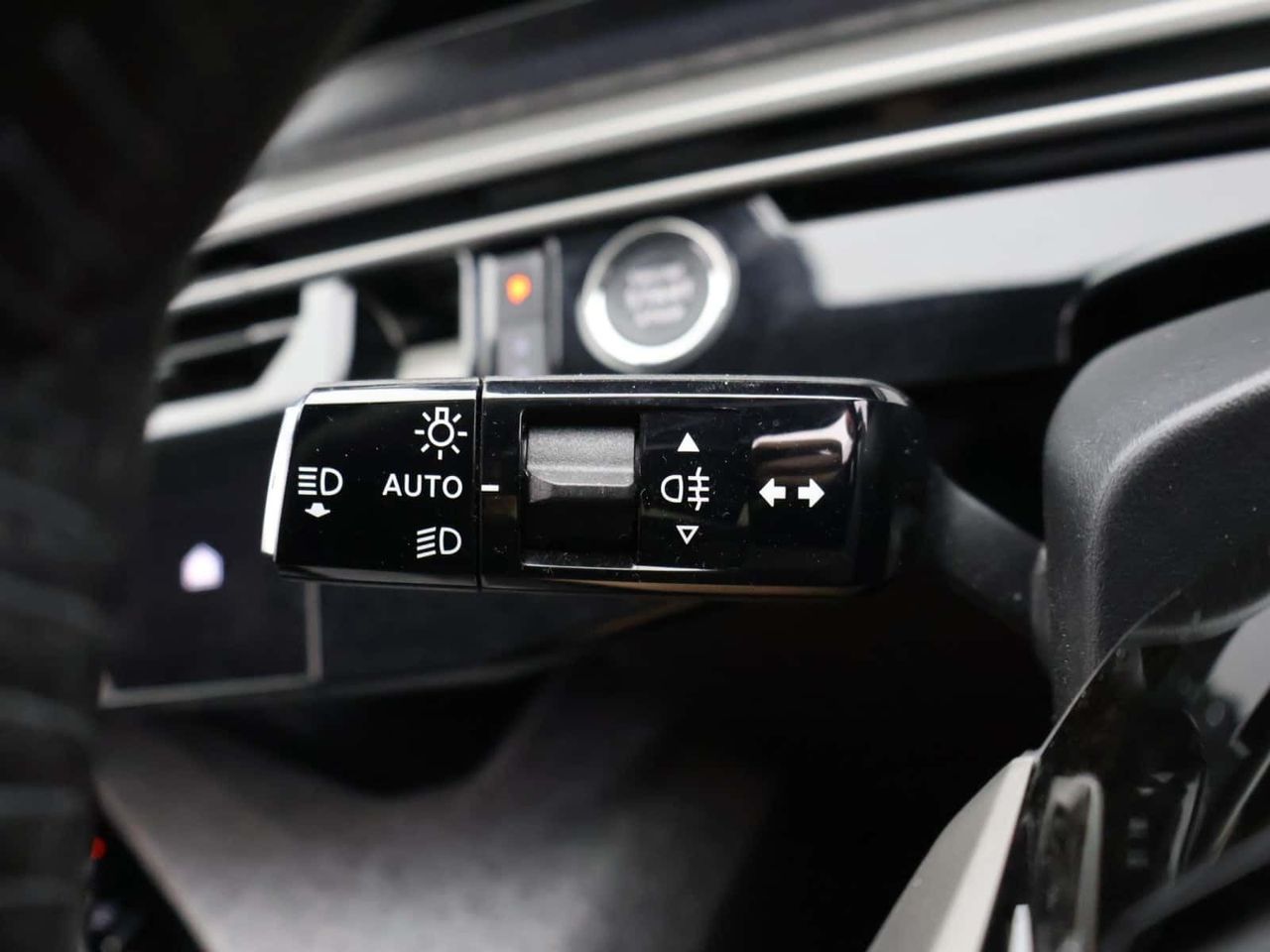 Peugeot E-3008
