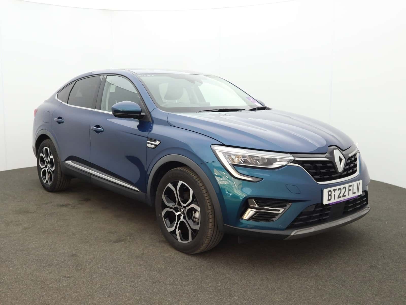 Renault Arkana listing photo