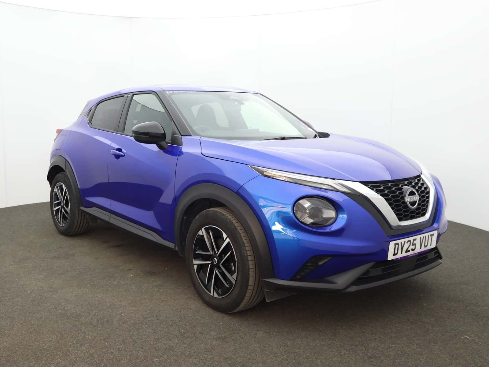 Nissan Juke listing photo