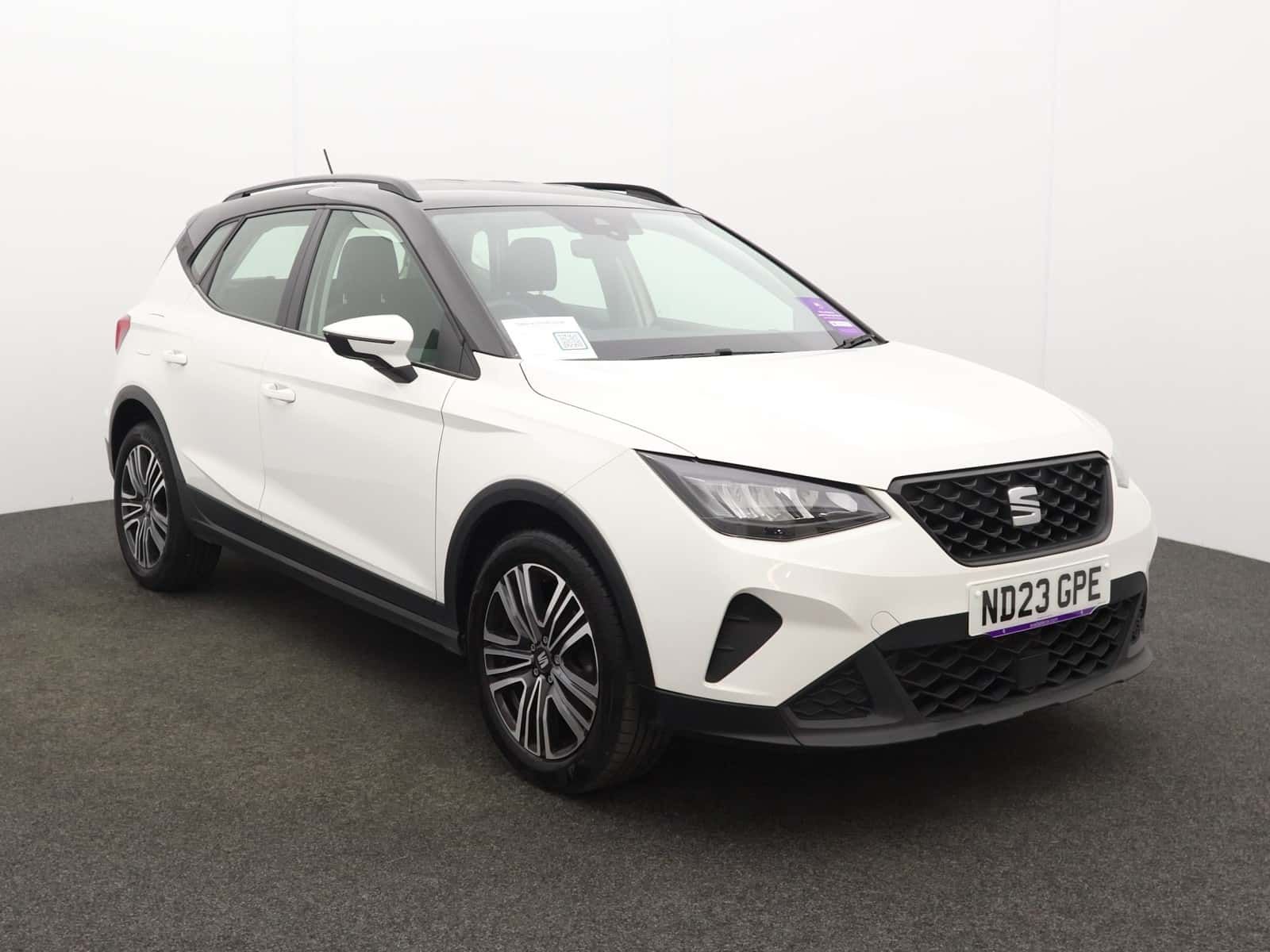 SEAT Arona listing photo