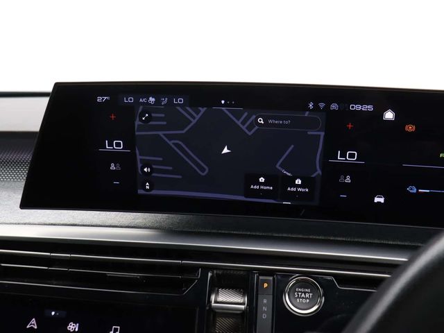 Peugeot E-3008