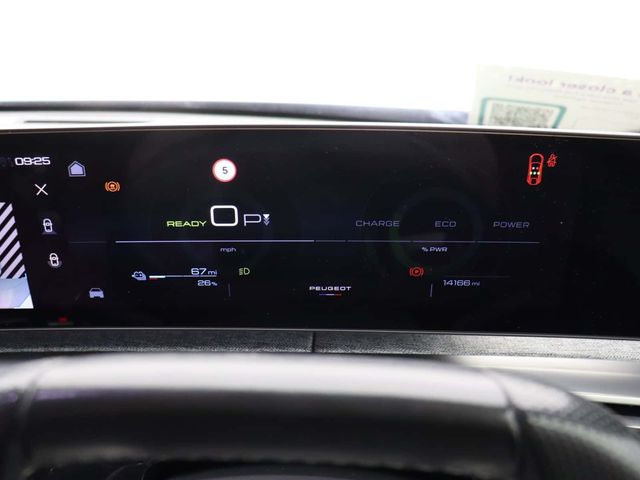 Peugeot E-3008