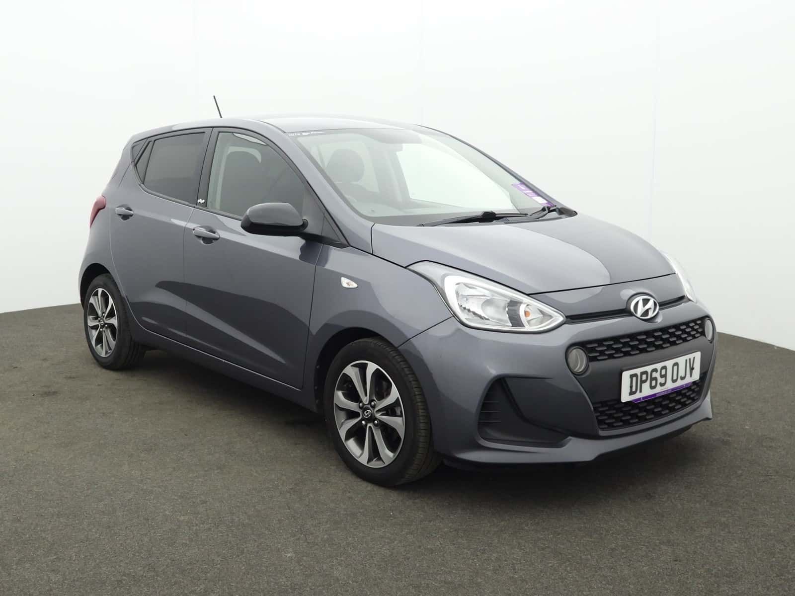 Hyundai i10 listing photo