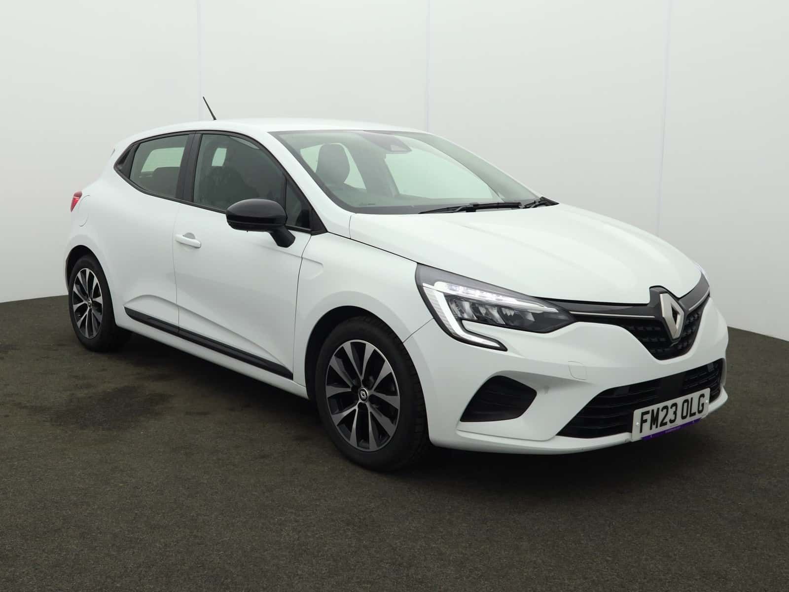 Renault Clio dealer public-web source image