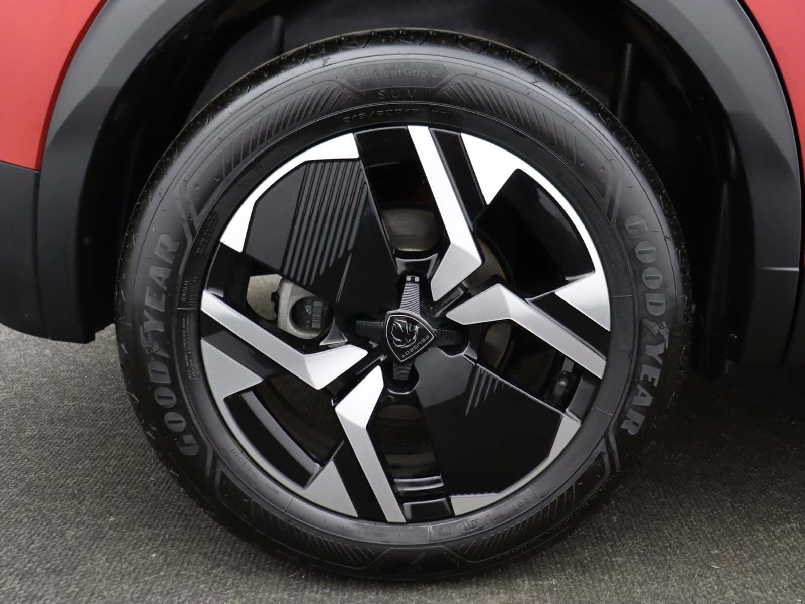 Peugeot E-2008