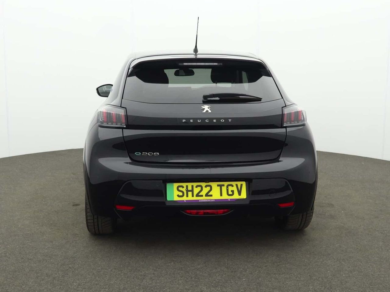 Peugeot E-208