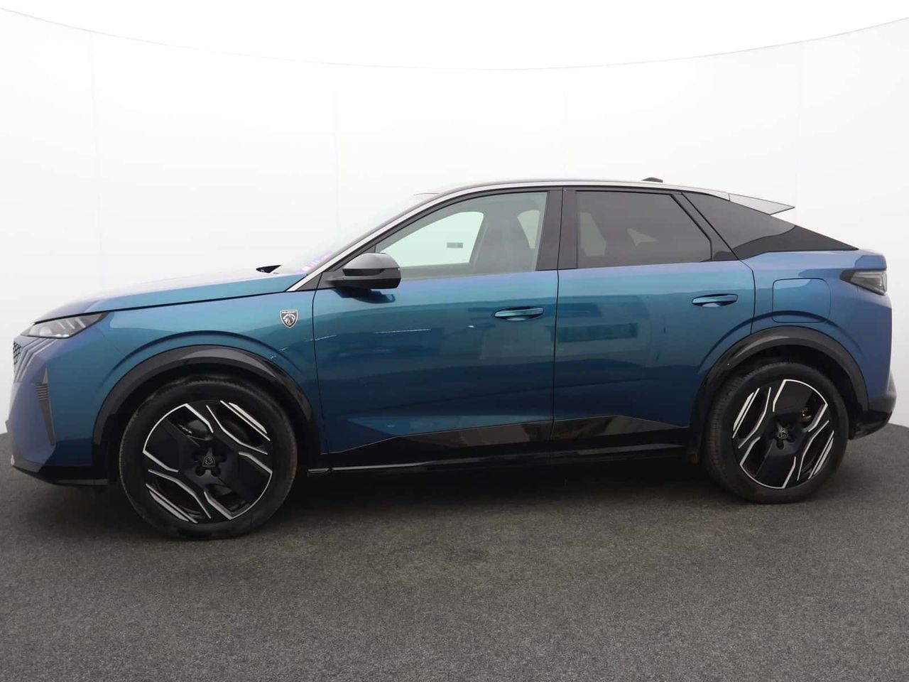Peugeot E-3008
