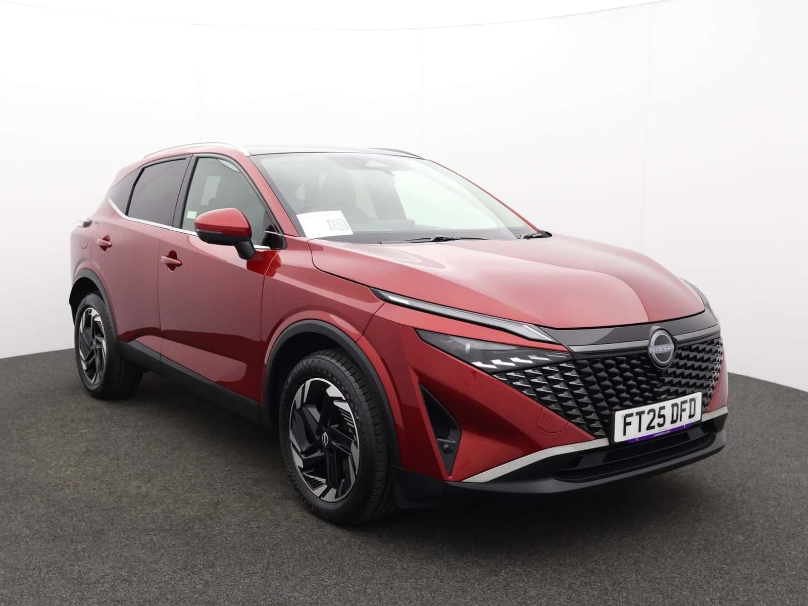 Nissan Qashqai listing photo