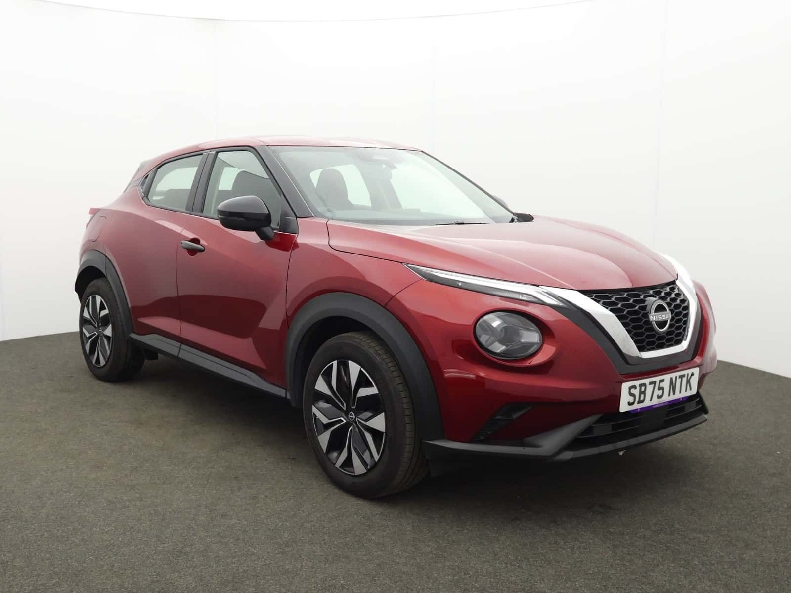 Nissan Juke listing photo