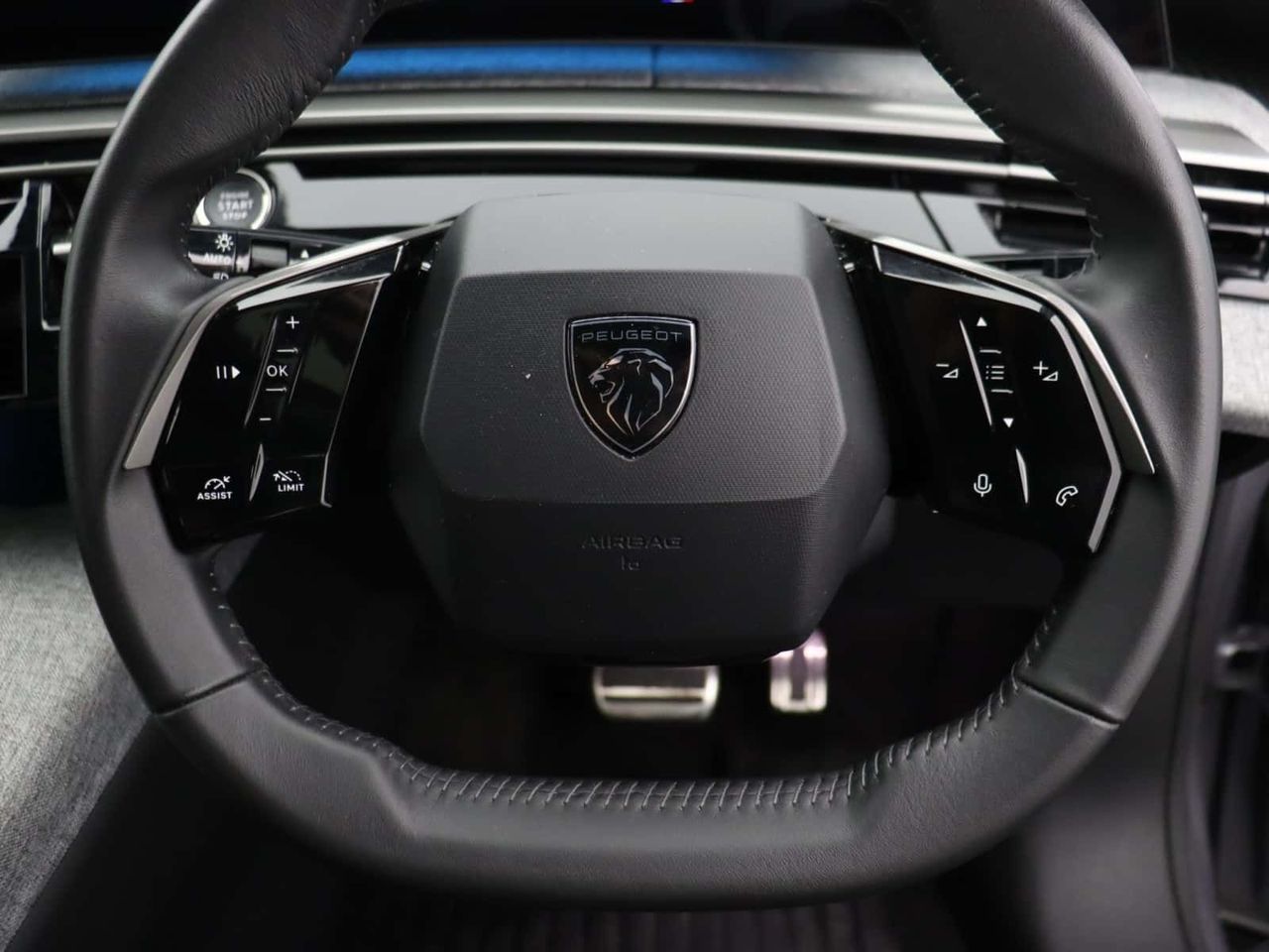 Peugeot E-3008