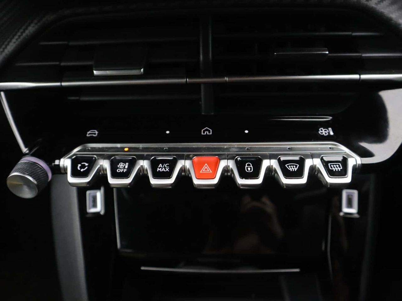Peugeot E-2008 