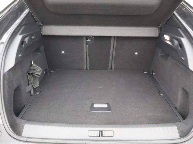 Peugeot E-3008