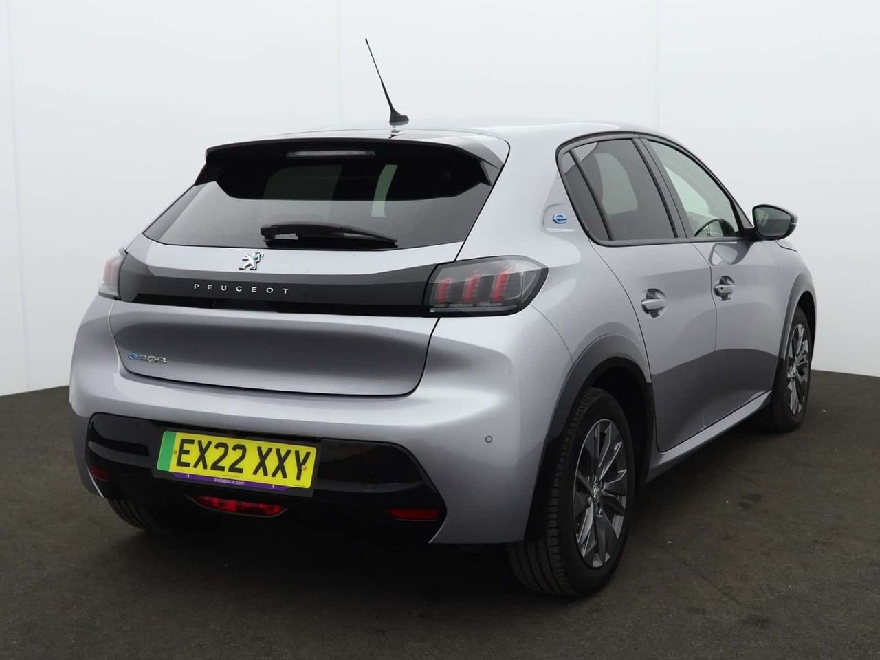Peugeot E-208 