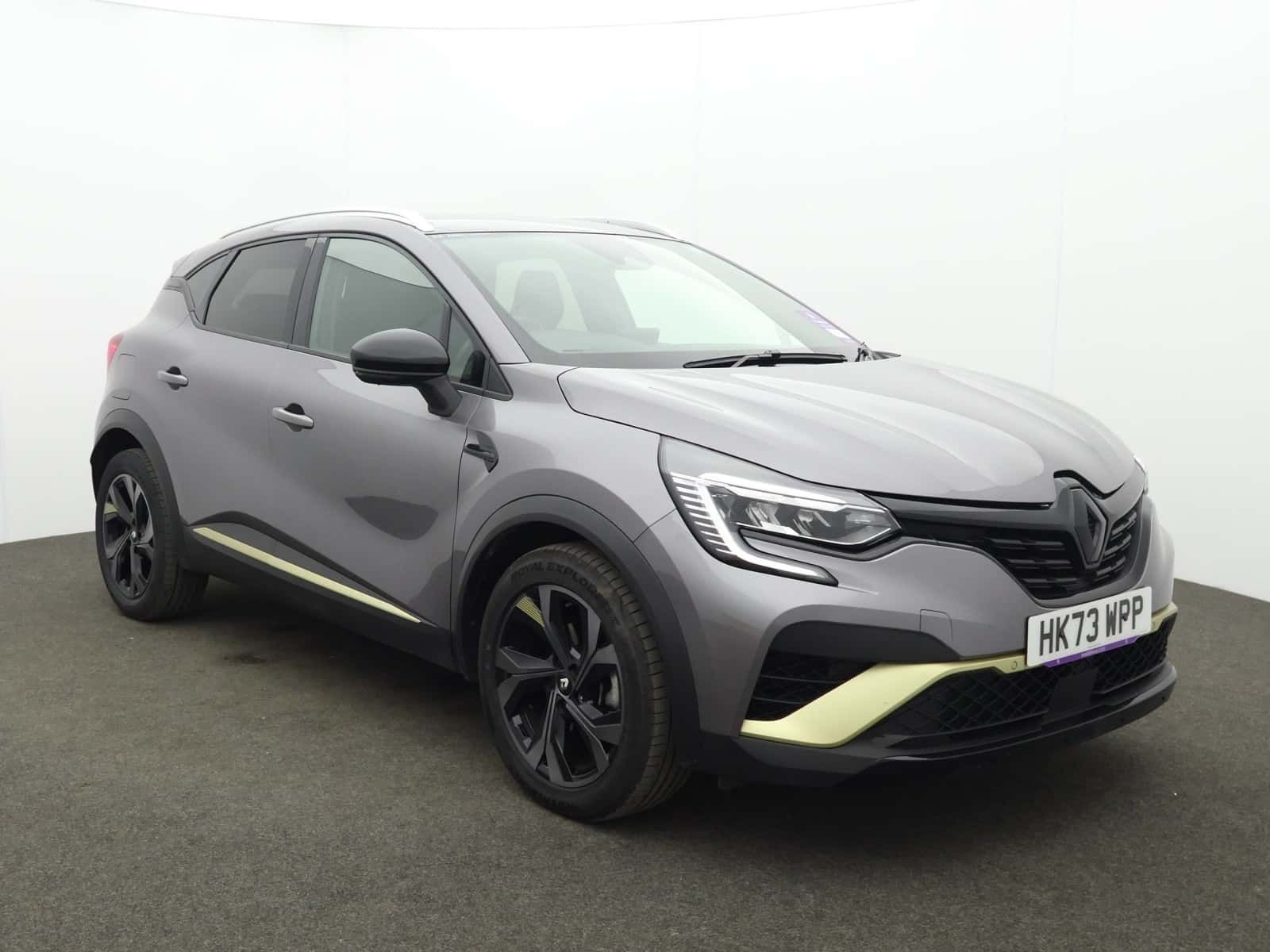 Renault Captur listing photo