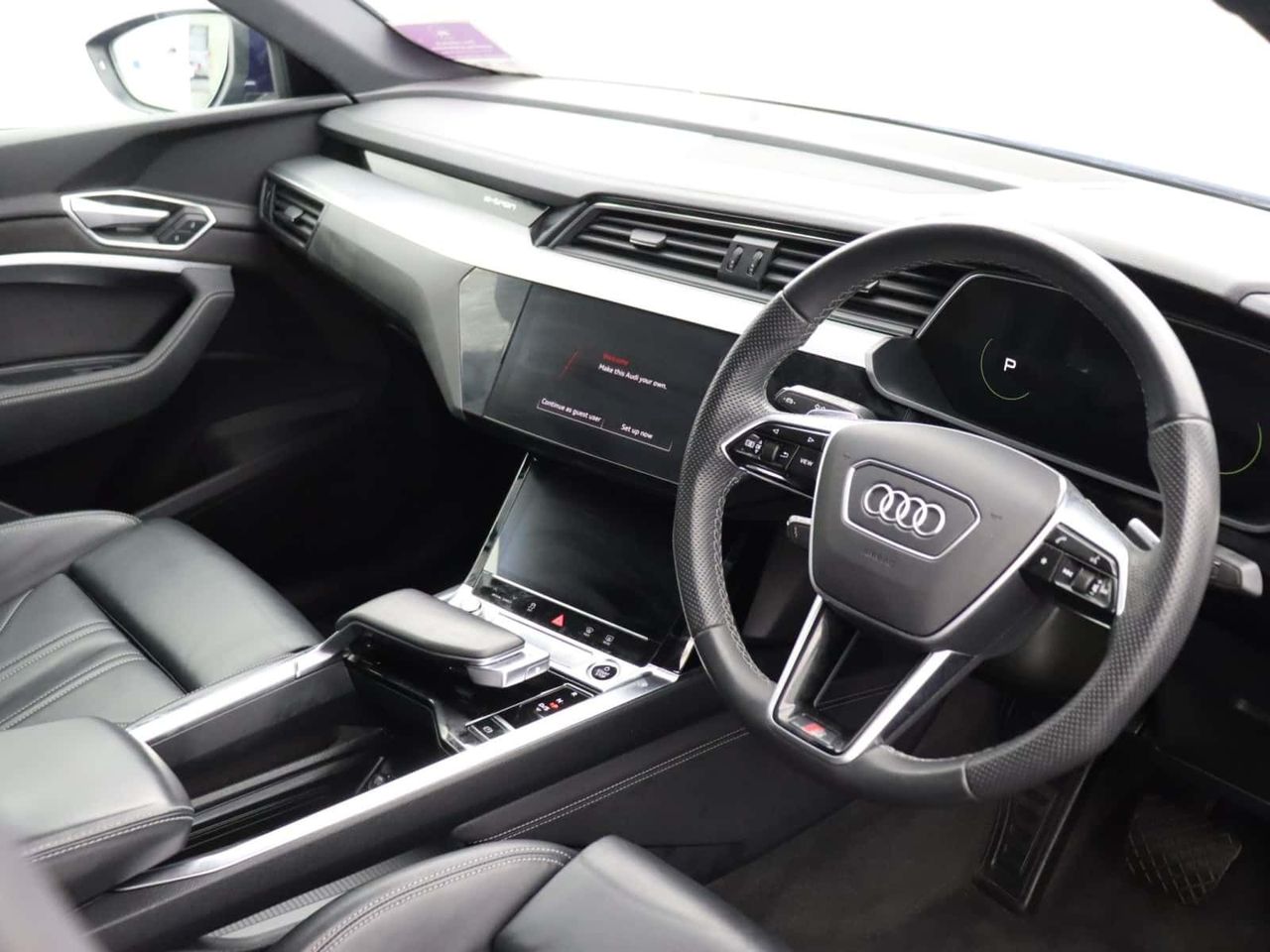 Audi e-tron 
