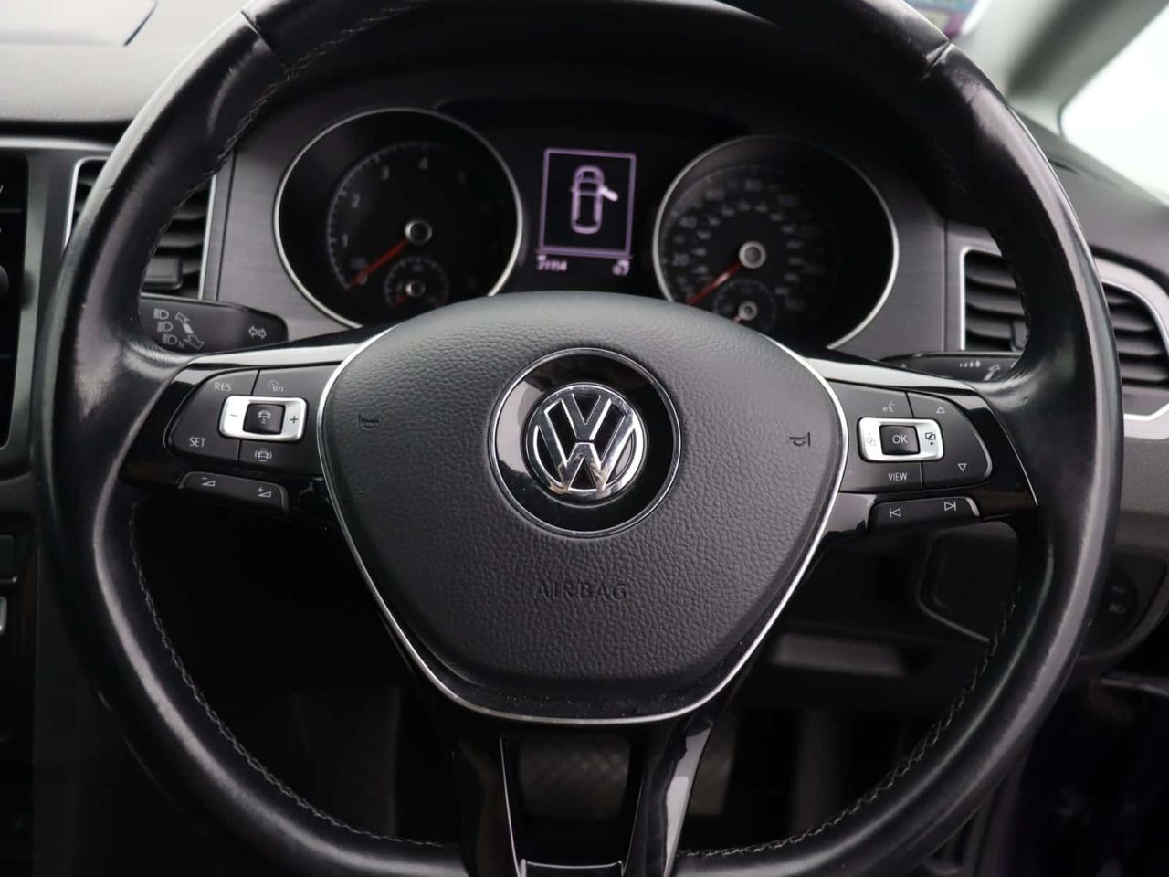 Volkswagen Golf SV 