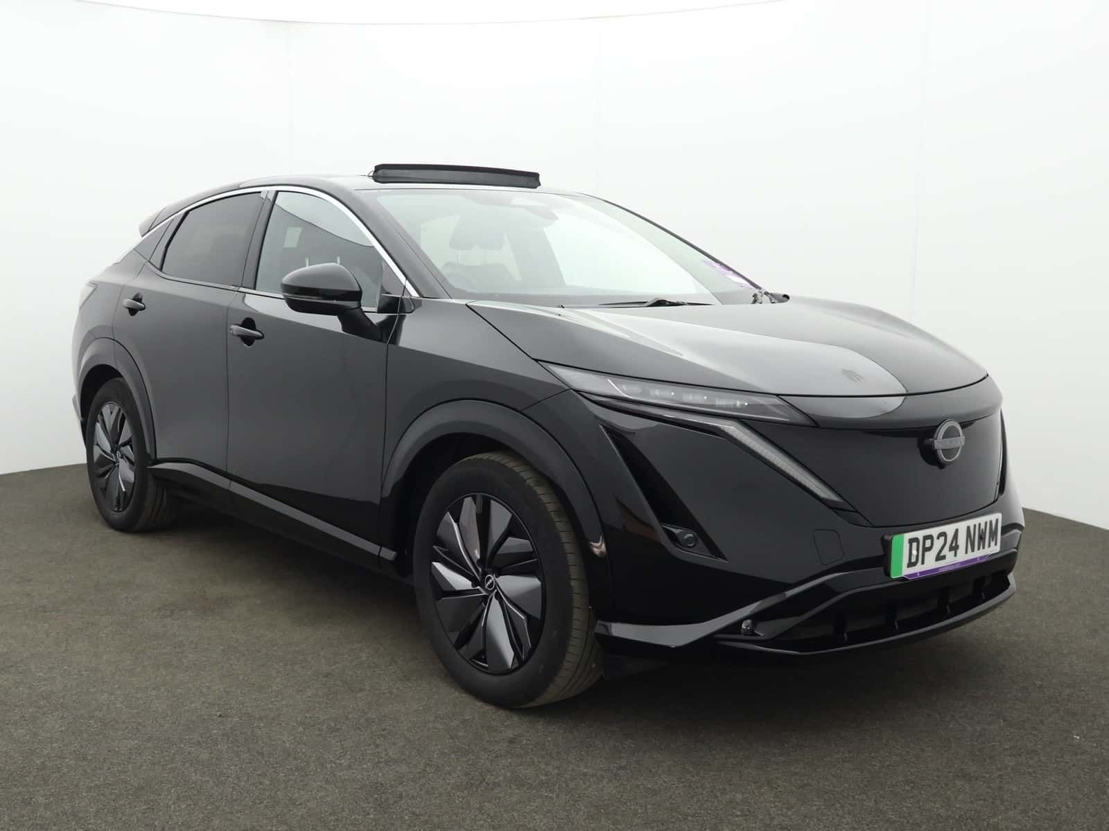 Nissan Ariya listing photo