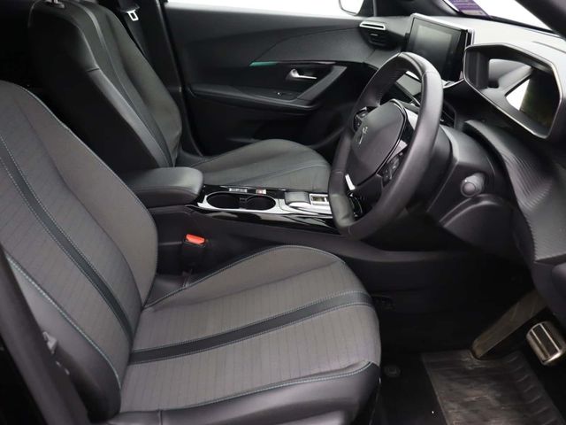 Peugeot E-2008