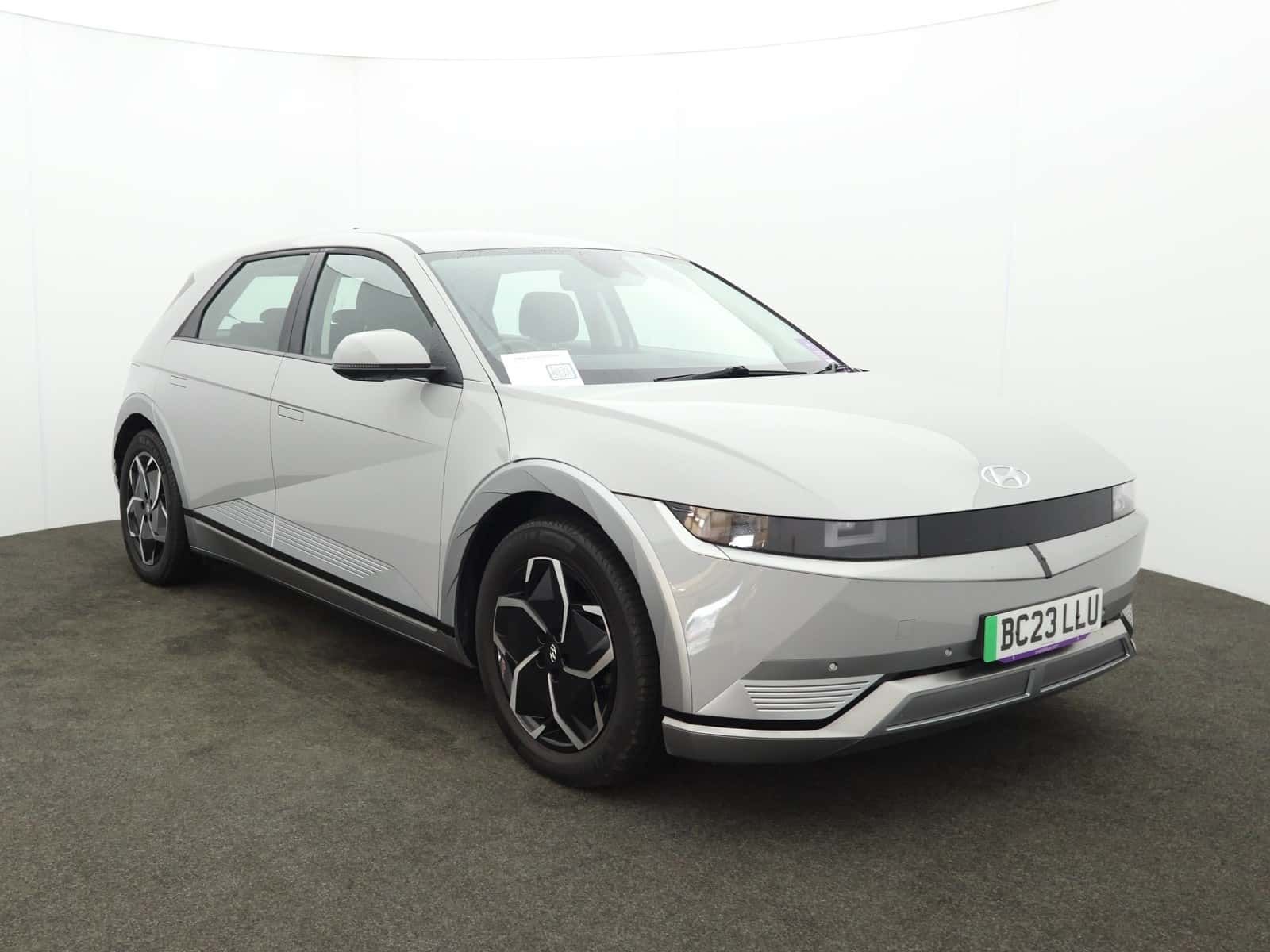 Hyundai Ioniq 5 listing photo