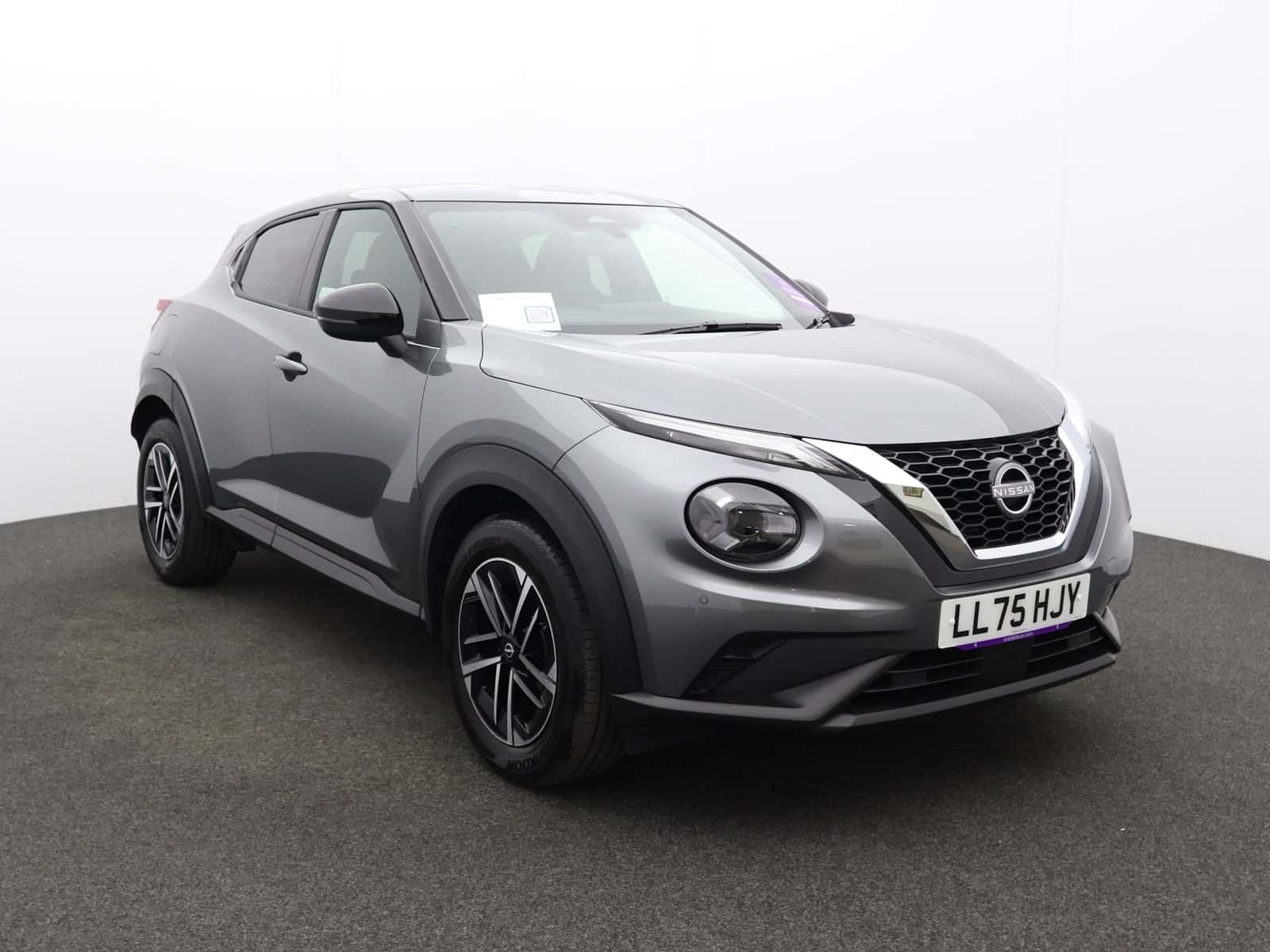 Nissan Juke listing photo