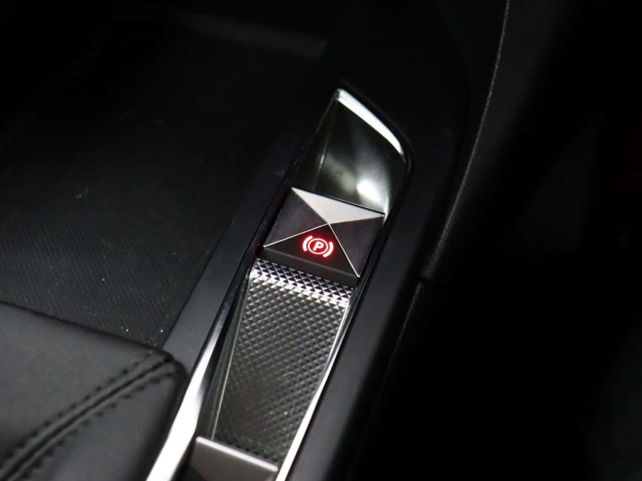 DS AUTOMOBILES DS 3 CROSSBACK 
