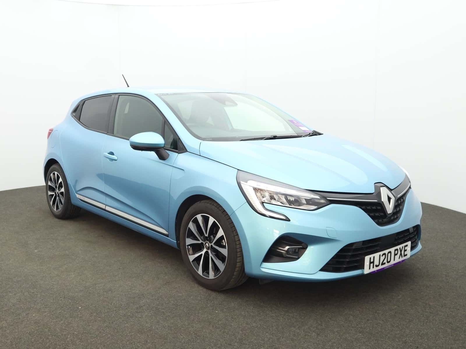 Renault Clio listing photo