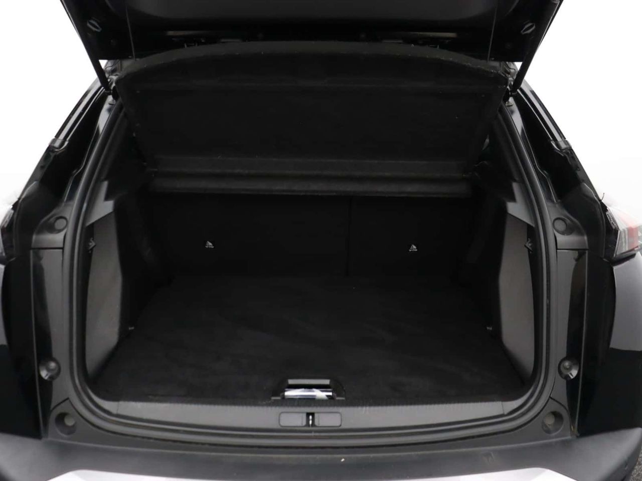 Peugeot E-2008 