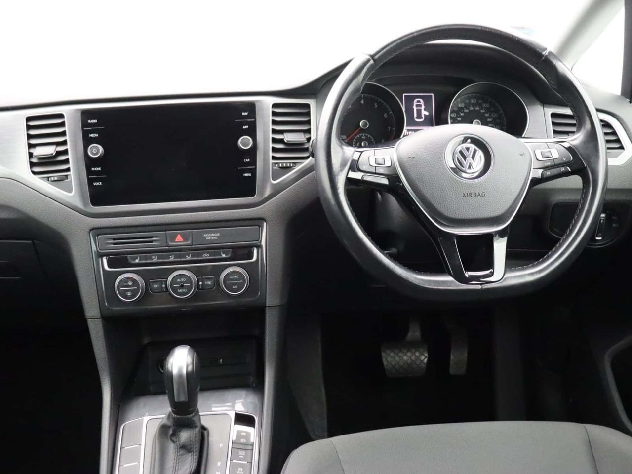 Volkswagen Golf SV 