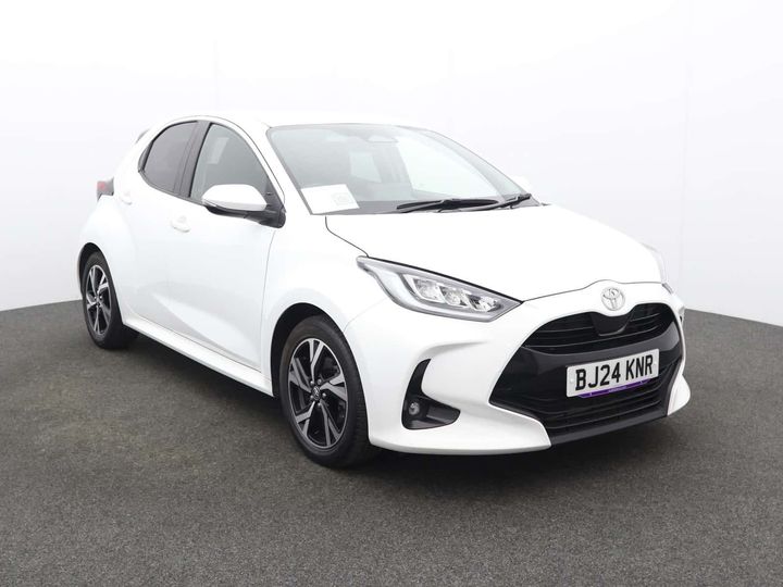 2024 TOYOTA YARIS TOYOTA YARIS 1.5 VVT H DESIGN 5DR CVT AUTOMATIC PETROL HYBRID 12,197... photo