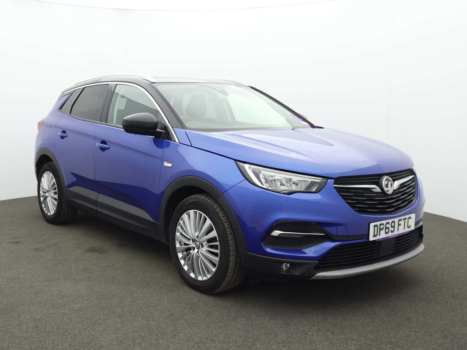 Vauxhall Grandland X listing photo