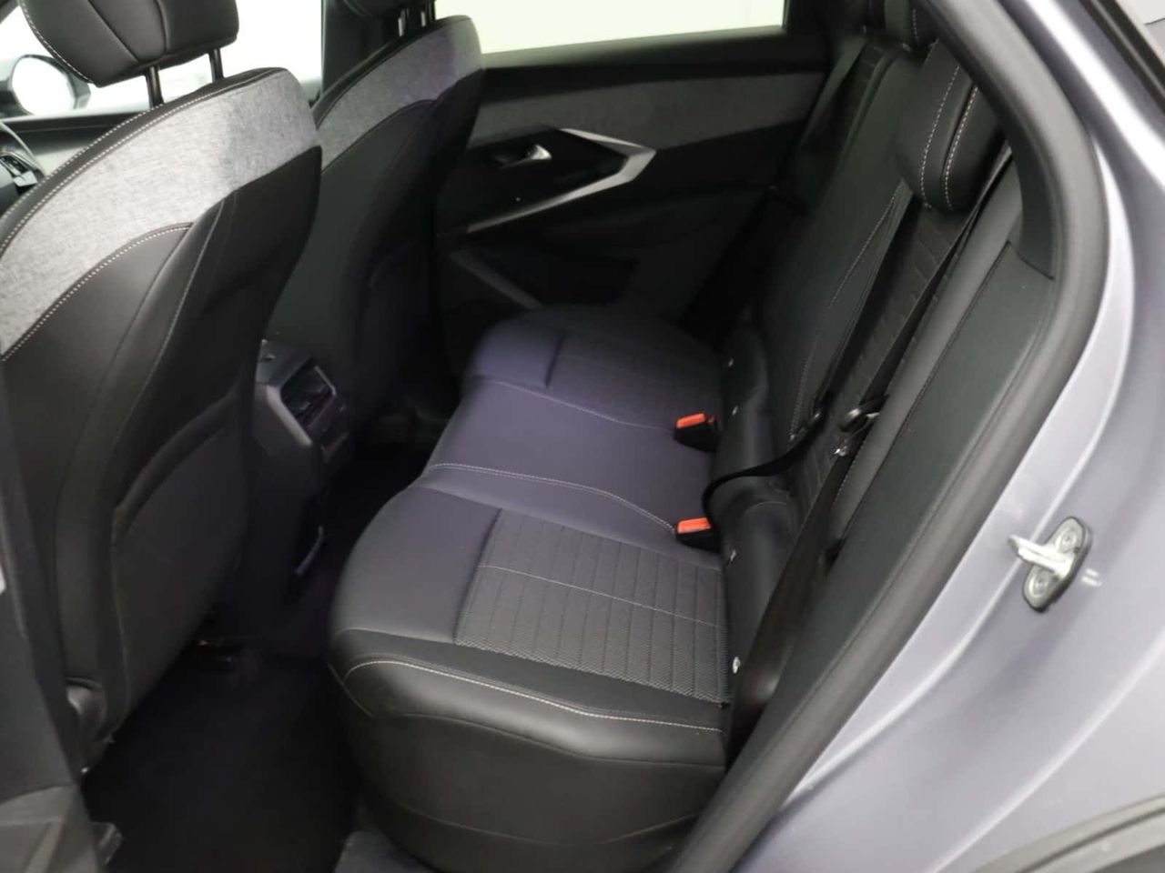 Peugeot E-3008