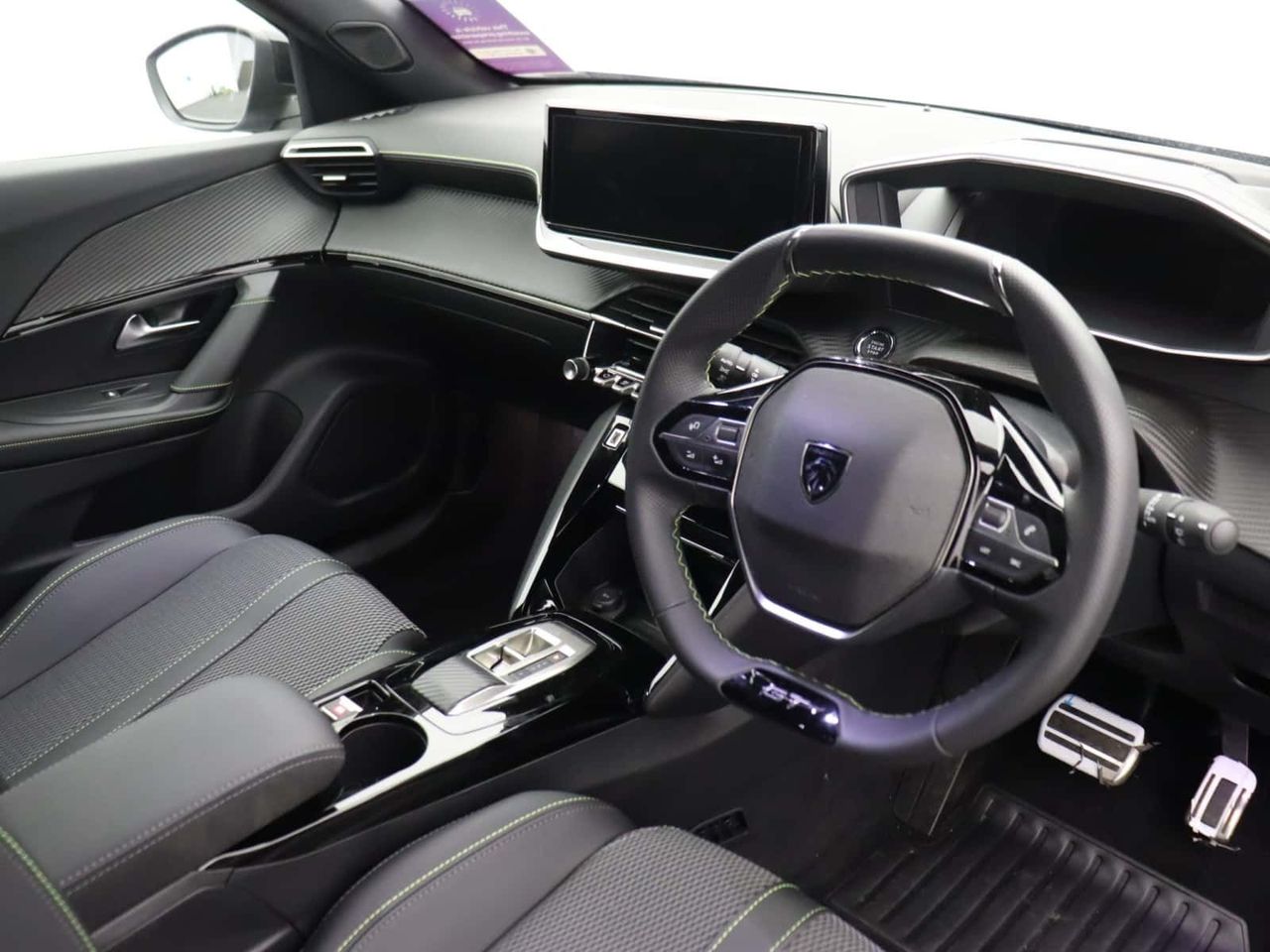 Peugeot E-2008