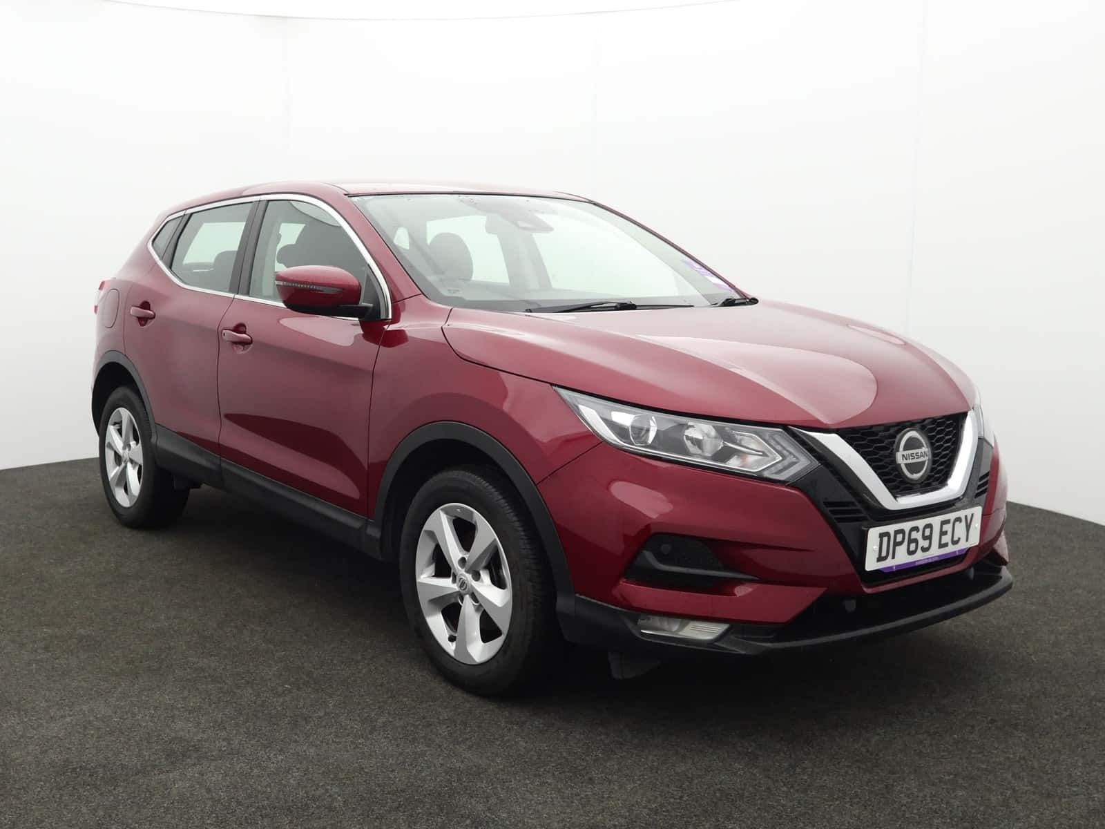 Nissan Qashqai listing photo